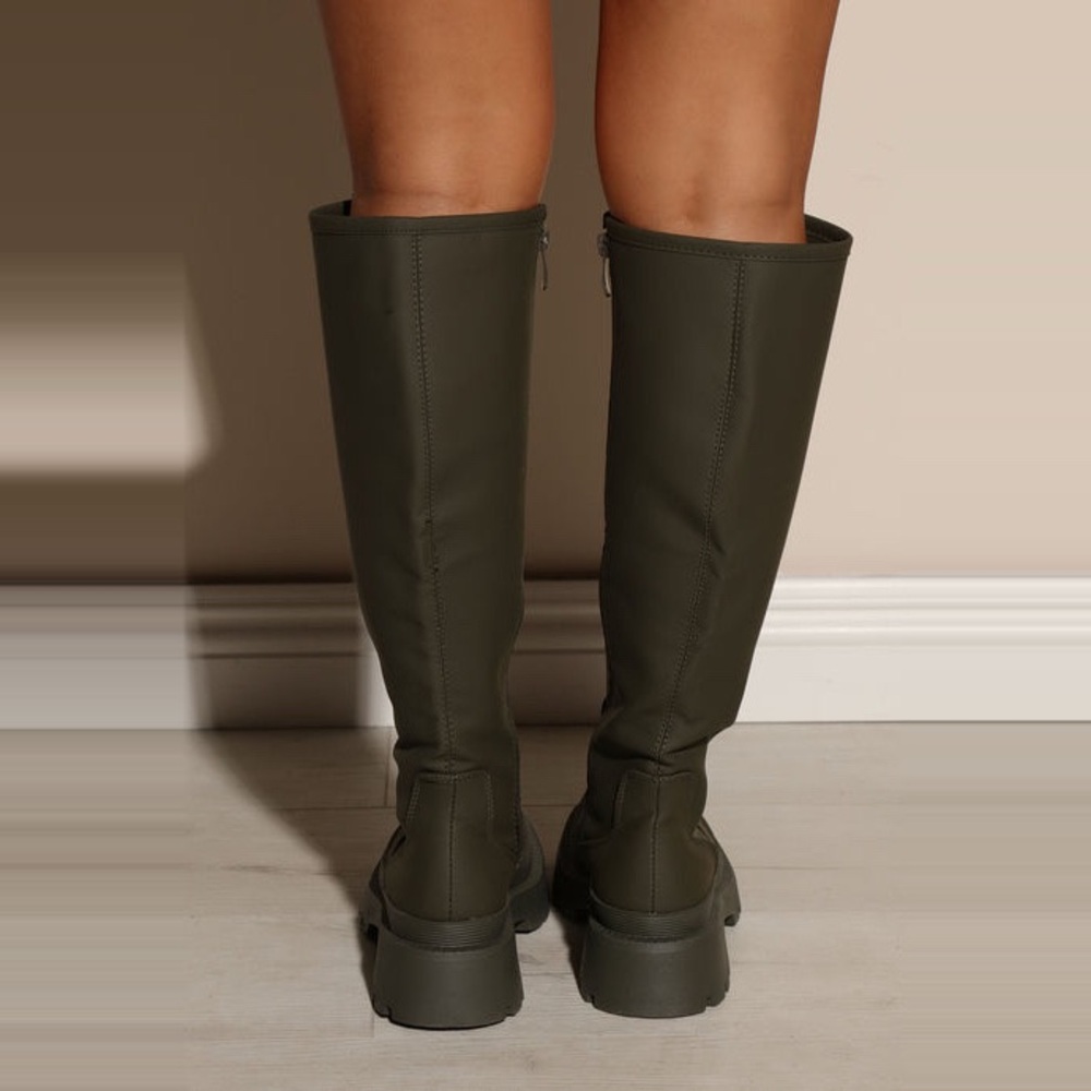 BOUTIQUE Olive Green Knee-High Chunky Sole Military Combat Flat Boots - Picture 4 of 11